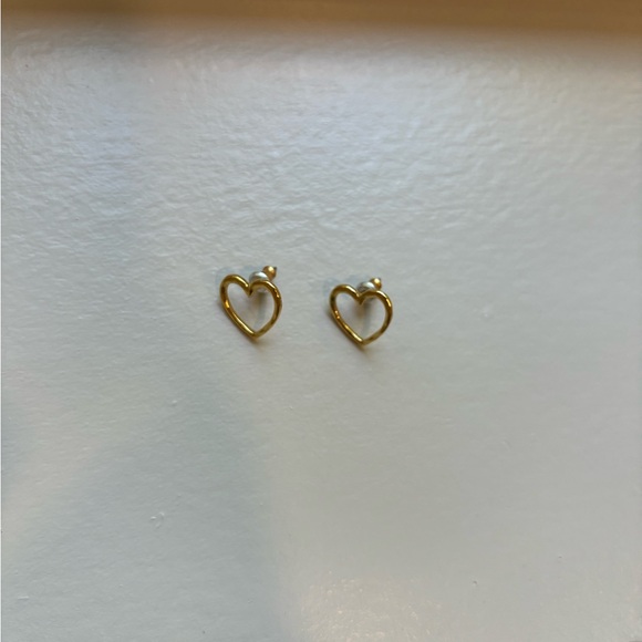 Stella & Dot Hammered Heart GOLD Stud Earrings - Picture 4 of 8